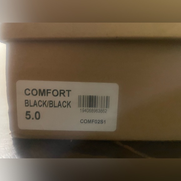 New Steve Madden Fur /Combat Boots - Picture 4 of 10